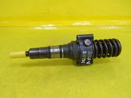 Volkswagen Golf V Injecteur de carburant 03G130073B