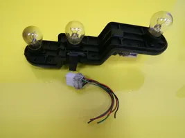 Nissan Micra Cubierta del soporte de la lámpara de la luz trasera 