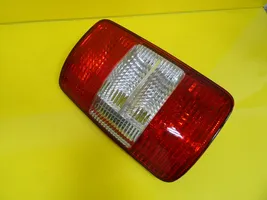 Volkswagen Caddy Luz trasera/de freno 2K0945111A