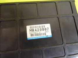 Mitsubishi Carisma Sterownik / Moduł ECU MR420807