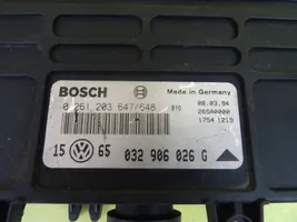 Volkswagen Golf III Блок управления двигателя 0261203647