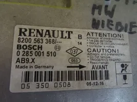 Renault Clio III Module de contrôle airbag 8200563368