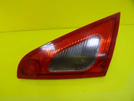 Mitsubishi Colt Lampy tylnej klapy bagażnika 8336A029