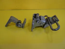 Audi A3 S3 8L Set di cerniere portiera anteriore 4B0831411A