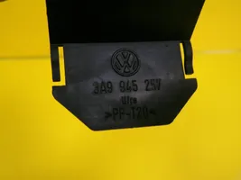 Volkswagen PASSAT B4 Galinio žibinto dangtelis (lizdas) 3A9945257