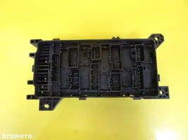 KIA Carnival Boîte à fusibles 8K52A-66-760