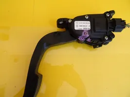 Renault Twingo II Accelerator throttle pedal 8200426241E