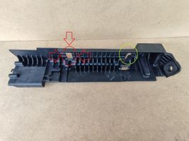 BMW X4 F26 Sivujäähdyttimen tuen suojapaneeli 7593839