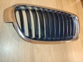 BMW 3 F30 F35 F31 Maskownica / Grill / Atrapa górna chłodnicy 7295436