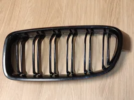 BMW 3 F30 F35 F31 Grille calandre supérieure de pare-chocs avant KM07036371L