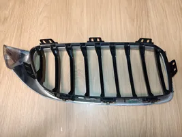 BMW 4 F32 F33 Grille calandre supérieure de pare-chocs avant 7294817