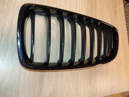 BMW 4 F32 F33 Maskownica / Grill / Atrapa górna chłodnicy 7294817