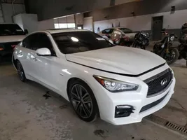 Infiniti Q50 Pilier 