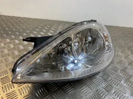 Mercedes-Benz A W169 Lampa przednia A1698200161