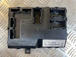 Ford Fiesta Oven keskuslukituksen ohjausyksikön moduuli 8V5115K600CG