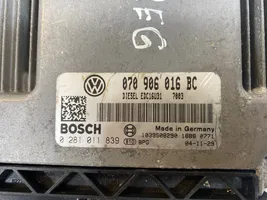 Volkswagen Touareg I Sterownik / Moduł ECU 070906016BC