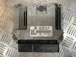 Volkswagen Touran I Calculateur moteur ECU 03G906021KB