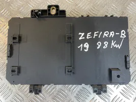 Opel Zafira B Module de fusibles 13220831