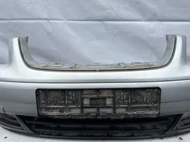 Volkswagen Touran I Front bumper 1T0807221