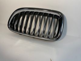 BMW 5 F10 F11 Grille calandre supérieure de pare-chocs avant 7336477