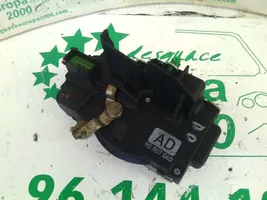 Opel Vectra B Front door lock 90507060