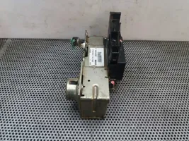 Ford Connect Zamek drzwi przednich 2T1AV21812BF