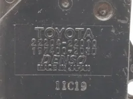 Toyota RAV 4 (XA20) Przepływomierz masowy powietrza MAF 2220422010