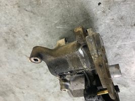 Toyota Land Cruiser (J120) Support de générateur / alternateur 