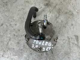 Volkswagen Touareg II Boîtier de filtre à carburant 7P6127401