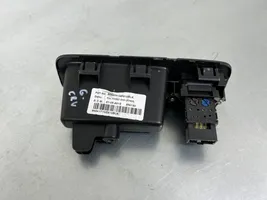 Honda CR-V Przełącznik / Przycisk otwierania klapy tylnej / bagażnika 84441T1GE610BLK