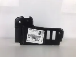 Citroen C4 Cactus Support de montage d'aile 9808925280