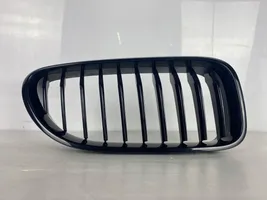 BMW 6 F12 F13 Maskownica / Grill / Atrapa górna chłodnicy 51137212850