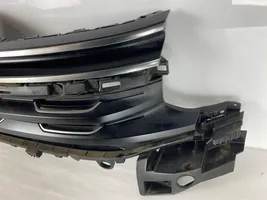 Citroen C5 Aircross Etupuskurin ylempi jäähdytinsäleikkö 9825317677