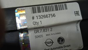 Opel Astra J Support de pare-chocs arrière 13266756