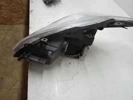 Toyota Prius (XW30) Lampa przednia 