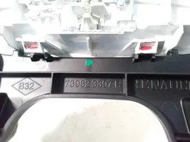 Renault Captur Panel oświetlenia wnętrza kabiny 739823397R