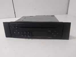 Renault 4 Unité principale radio / CD / DVD / GPS 8200354519