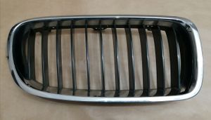 BMW 3 F30 F35 F31 Grille calandre supérieure de pare-chocs avant 51137263480