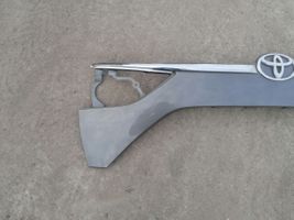 Toyota Avensis T270 Trunk/boot trim cover 7681105140