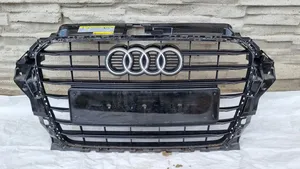 Audi A3 S3 8V Etupuskurin ylempi jäähdytinsäleikkö 8V5853651