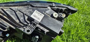 BMW 2 F45 Lampa przednia 8738642