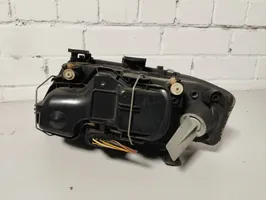 Audi A6 S6 C5 4B Lampa przednia 15592400