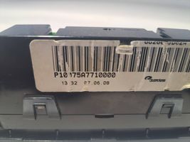 Nissan Qashqai Panelės apdailos skydas (centrinis) P10381A77100