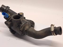 Audi A4 S4 B7 8E 8H Alloggiamento termostato 06B121111K