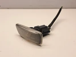 Volvo S80 Indicatore di direzione del parafango anteriore 8658944