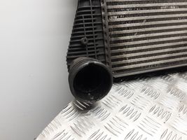 Audi A4 S4 B7 8E 8H Starpdzesētāja radiators 