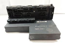 Mercedes-Benz E W210 Module de fusibles 0225455332