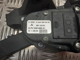 Mitsubishi Colt Accelerator throttle pedal MN125791