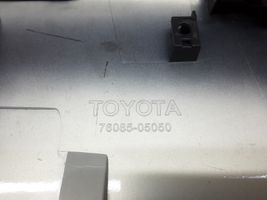 Toyota Avensis T250 Spoiler tylnej szyby klapy bagażnika 7608505050