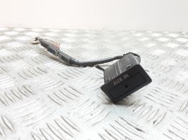 Mazda 6 Câble adaptateur AUX GS8S6705Y